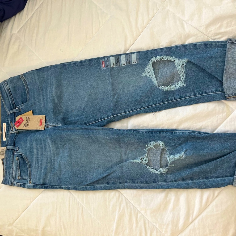 Levi women 724 High rise straight cropped jeans. Levi sculpt. NWT size 8 (W29)